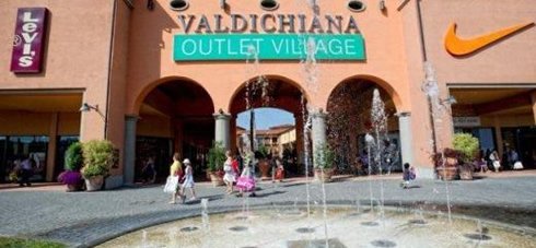 Outlet Adidas nei Village d\\'Italia