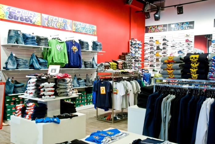 four-street-negozio-outlet-mantova